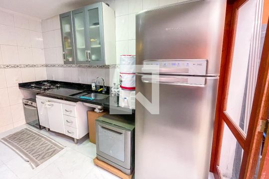 Cozinha de casa para alugar com 2 quartos, 75m² em Pinheiros, São Paulo