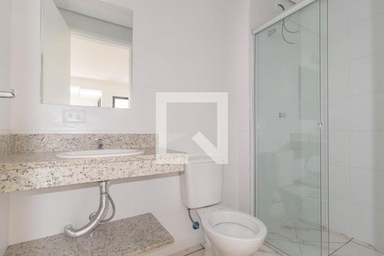 Banheiro de kitnet/studio para alugar com 1 quarto, 28m² em Vila Prudente, São Paulo