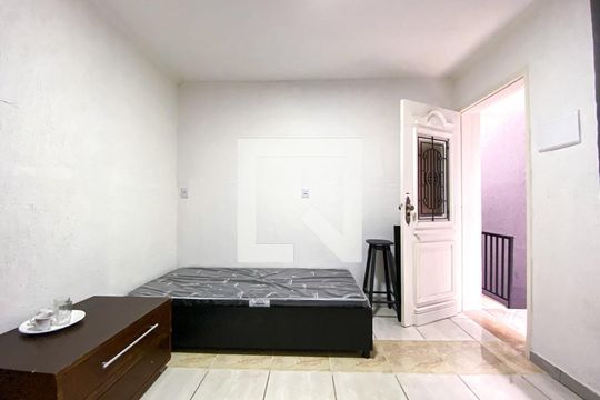 Studio de kitnet/studio para alugar com 1 quarto, 12m² em Jardim Bonfiglioli, São Paulo