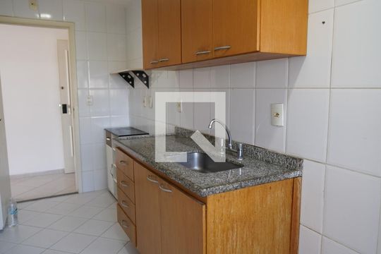 Cozinha de apartamento para alugar com 2 quartos, 70m² em Barra da Tijuca, Rio de Janeiro