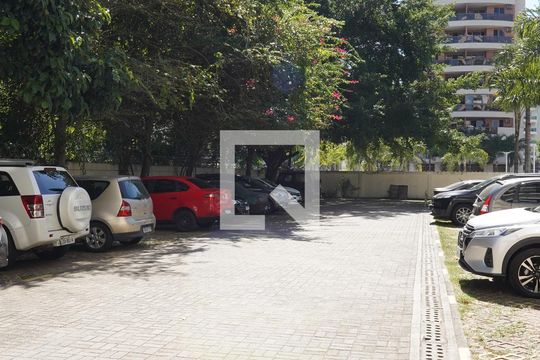 Área comum - Estacionamento de apartamento para alugar com 2 quartos, 70m² em Barra da Tijuca, Rio de Janeiro