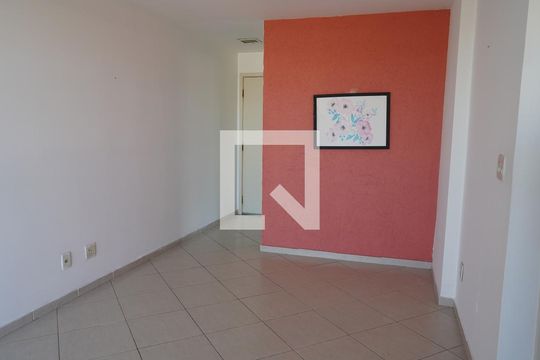 Sala de apartamento para alugar com 2 quartos, 70m² em Barra da Tijuca, Rio de Janeiro