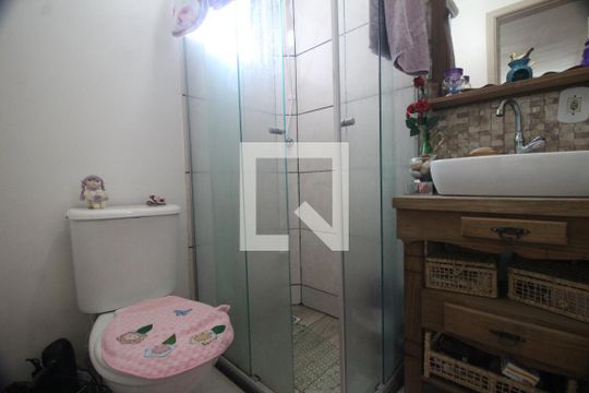 Banheiro de apartamento à venda com 2 quartos, 40m² em Mato Grande, Canoas