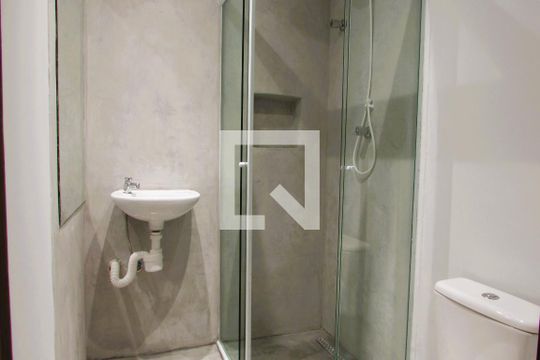 Banheiro de apartamento à venda com 1 quarto, 34m² em Vila Indiana, São Paulo