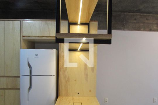 Cozinha de apartamento à venda com 1 quarto, 34m² em Vila Indiana, São Paulo