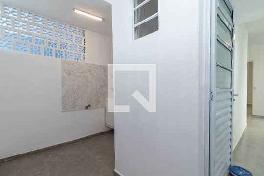 Entrada de casa para alugar com 2 quartos, 50m² em Jardim Paraíso, São Paulo