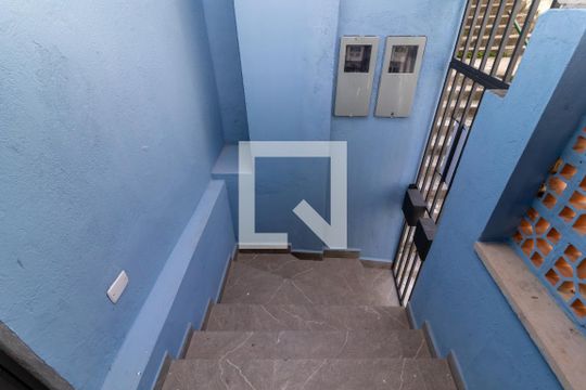Hall de Entrada de casa para alugar com 2 quartos, 50m² em Jardim Paraíso, São Paulo