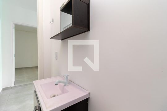 Banheiro de casa para alugar com 2 quartos, 50m² em Jardim Paraíso, São Paulo