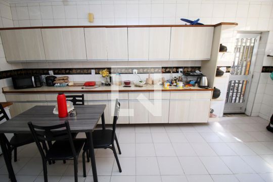 Cozinha de casa à venda com 3 quartos, 300m² em Braz de Pina, Rio de Janeiro