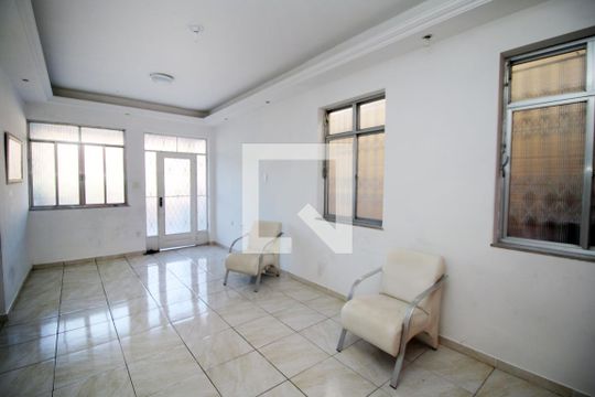 Sala de casa à venda com 3 quartos, 300m² em Braz de Pina, Rio de Janeiro
