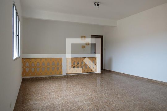 Sala de casa à venda com 3 quartos, 160m² em Jardim Peri, São Paulo