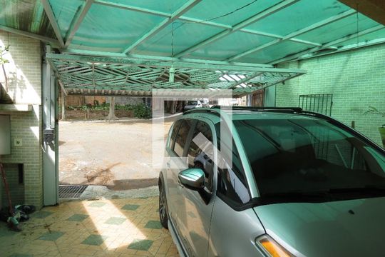 Garagem de casa à venda com 3 quartos, 160m² em Jardim Peri, São Paulo