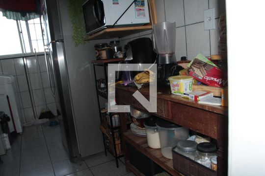 Cozinha de apartamento à venda com 2 quartos, 58m² em Vila Cloris, Belo Horizonte