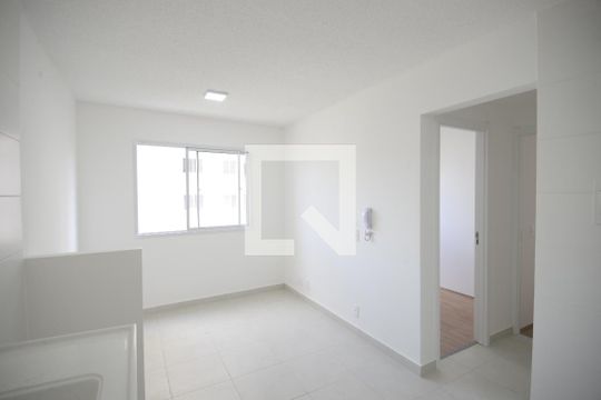 Cozinha/ serviço de apartamento para alugar com 2 quartos, 32m² em Cambuci, São Paulo