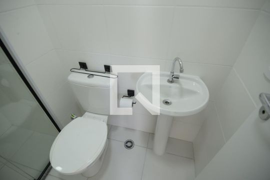 Banheiro de apartamento para alugar com 2 quartos, 32m² em Cambuci, São Paulo