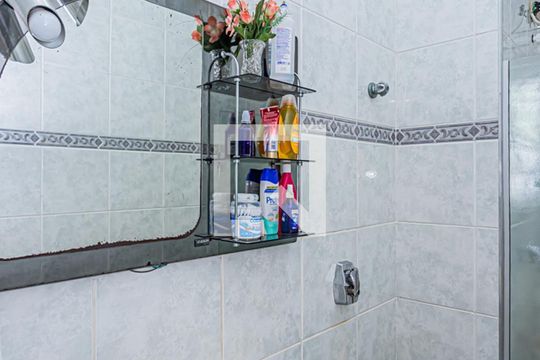 Banheiro de casa à venda com 4 quartos, 297m² em Vila Pereira Cerca, São Paulo