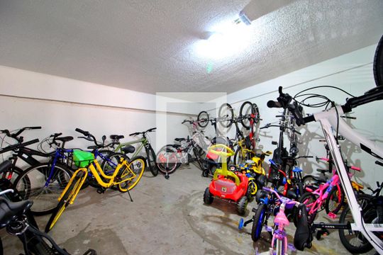 Área comum - Bicicletario de apartamento para alugar com 2 quartos, 45m² em Parque Sao Vicente, Santo André