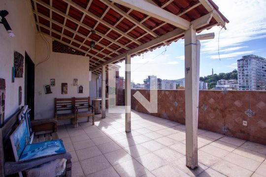 Área externa de apartamento à venda com 2 quartos, 140m² em Santa Rosa, Niterói