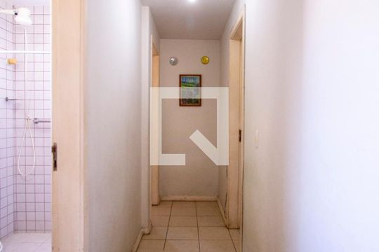 Corredor de apartamento à venda com 2 quartos, 140m² em Santa Rosa, Niterói