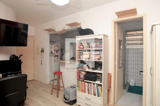 Sala de apartamento à venda com 1 quarto, 38m² em Santa Cecília, Porto Alegre
