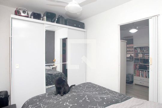 Quarto de apartamento à venda com 1 quarto, 38m² em Santa Cecília, Porto Alegre