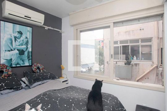 Quarto de apartamento à venda com 1 quarto, 38m² em Santa Cecília, Porto Alegre