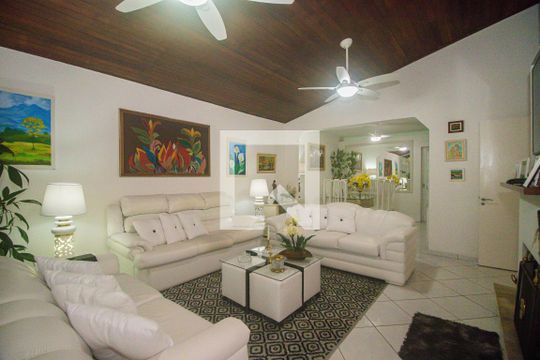 Casa à venda com 4 quartos, 178m² em Parque Santa Fé, Porto Alegre