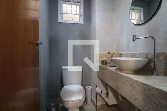 Lavabo de casa à venda com 3 quartos, 175m² em Vila Anhangüera, São Paulo