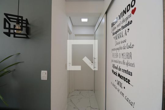 Corredor de apartamento para alugar com 2 quartos, 80m² em Água Branca, São Paulo