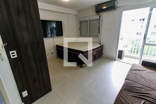 Sala de kitnet/studio para alugar com 1 quarto, 31m² em Jardim Ampliação, São Paulo