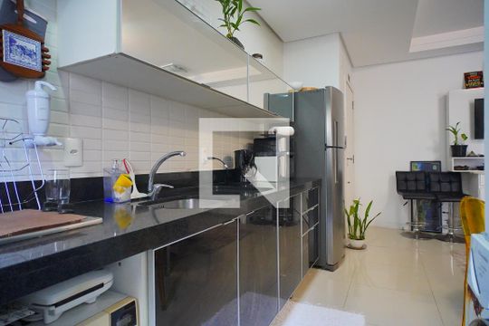 Cozinha de apartamento para alugar com 2 quartos, 64m² em Agronômica, Florianópolis