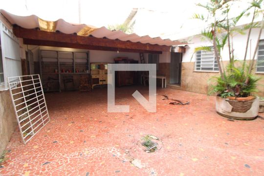 Quintal de casa à venda com 5 quartos, 250m² em Jardim Paraíso, São Paulo