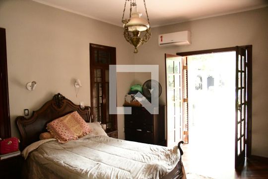 Suíte de casa de condomínio para alugar com 4 quartos, 1350m² em Gramado, Cotia