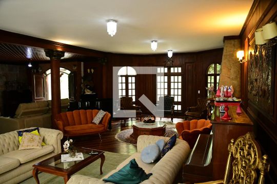 Casa de Condomínio para alugar com 4 quartos, 1350m² em Gramado, Cotia