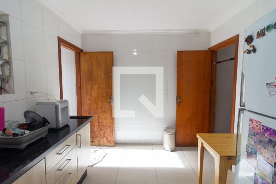 Cozinha de casa de condomínio à venda com 2 quartos, 70m² em Vila Yolanda, Osasco