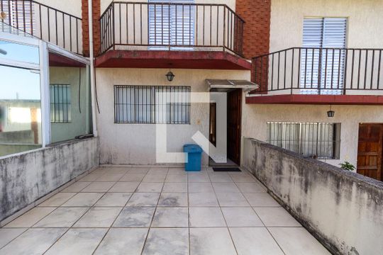 Fachada de casa de condomínio à venda com 2 quartos, 70m² em Vila Yolanda, Osasco