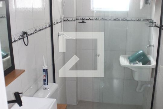 Banheiro de apartamento para alugar com 1 quarto, 26m² em Centro, São Vicente