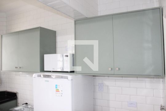 Cozinha de apartamento para alugar com 1 quarto, 26m² em Centro, São Vicente