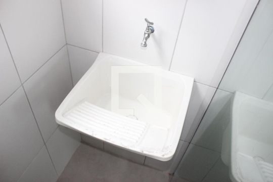 Banheiro de apartamento para alugar com 1 quarto, 26m² em Centro, São Vicente