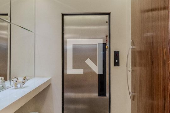 Lavabo de apartamento à venda com 3 quartos, 213m² em Vila Suzana, São Paulo
