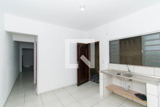 Cozinha de casa para alugar com 1 quarto, 64m² em Jardim Santa Adélia, São Paulo