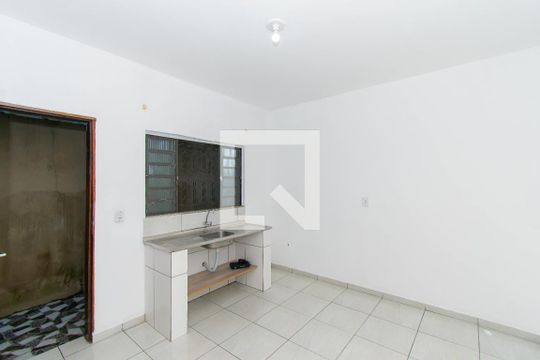 Cozinha de casa para alugar com 1 quarto, 64m² em Jardim Santa Adélia, São Paulo