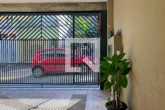 Entrada de casa para alugar com 1 quarto, 64m² em Jardim Santa Adélia, São Paulo