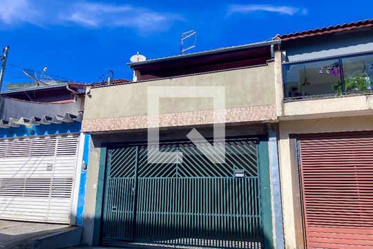 Fachada de casa para alugar com 1 quarto, 64m² em Jardim Santa Adélia, São Paulo