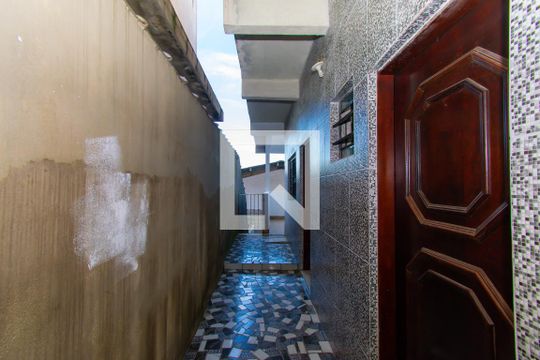 Entrada de casa para alugar com 1 quarto, 64m² em Jardim Santa Adélia, São Paulo