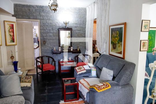 Casa para alugar com 3 quartos, 200m² em Conceicao, Osasco
