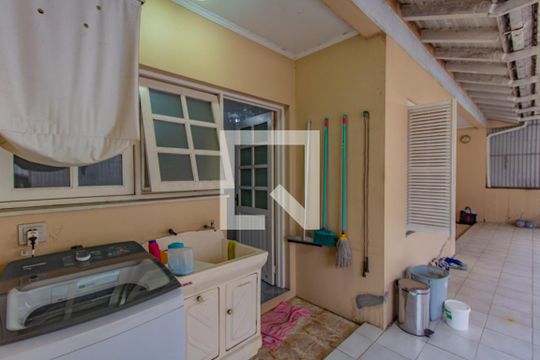 Área de Serviço de casa para alugar com 3 quartos, 200m² em Harmonia, Canoas