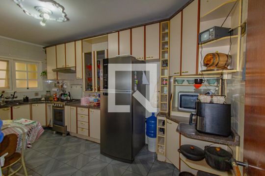 Cozinha de casa para alugar com 3 quartos, 200m² em Harmonia, Canoas