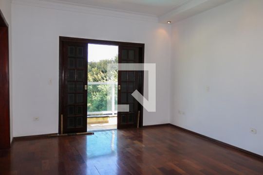 Suíte Master de casa para alugar com 3 quartos, 500m² em Cerâmica, São Caetano do Sul