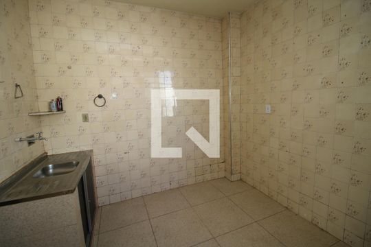 Cozinha de apartamento para alugar com 3 quartos, 50m² em Penha Circular, Rio de Janeiro